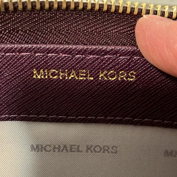 Michael Kors NWOT Traveler Embossed Croc Leather Continental Wristlet PRICE DROP - Picture 4 of 8